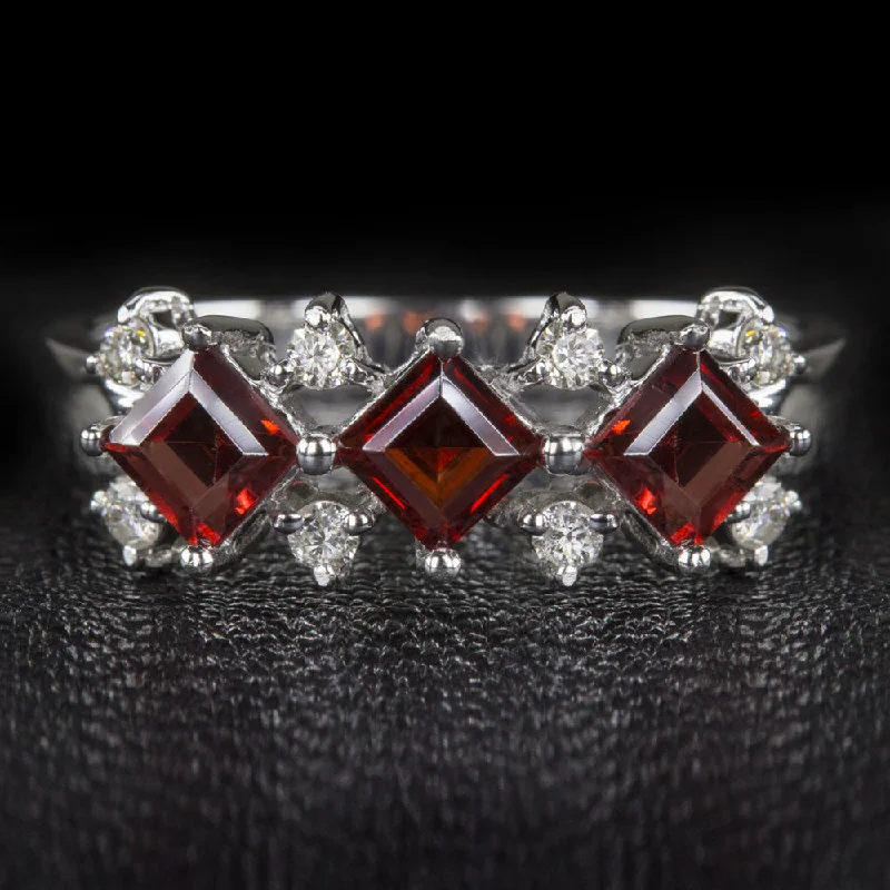 Women’s rose gold engagement rings-GARNET DIAMOND COCKTAIL BAND SQUARE CUT GEMSTONE RING NATURAL 14k WHITE GOLD