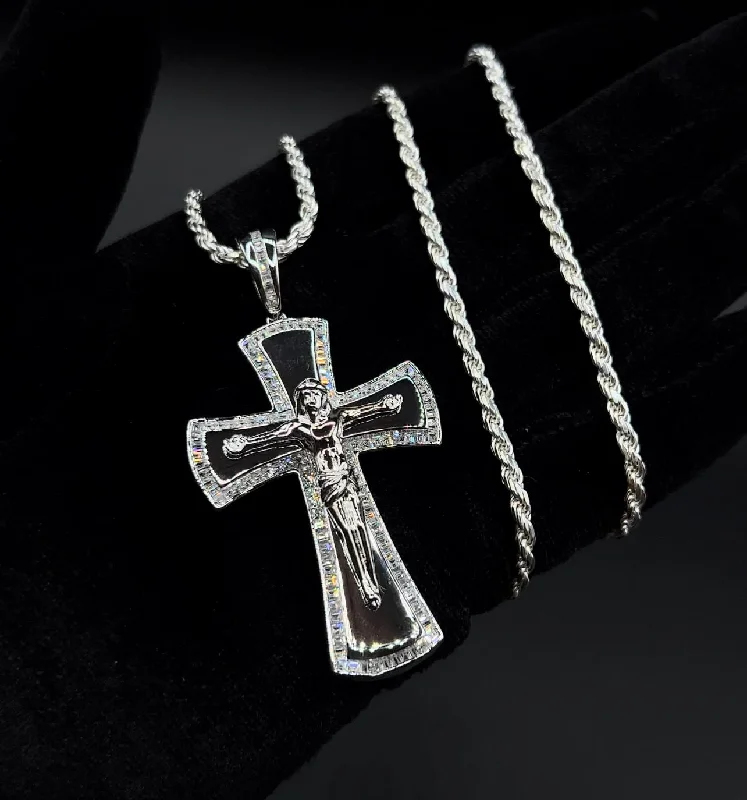 Women’s lockets necklaces-Silver .925 Cross w/Jesus pendant or chain set!