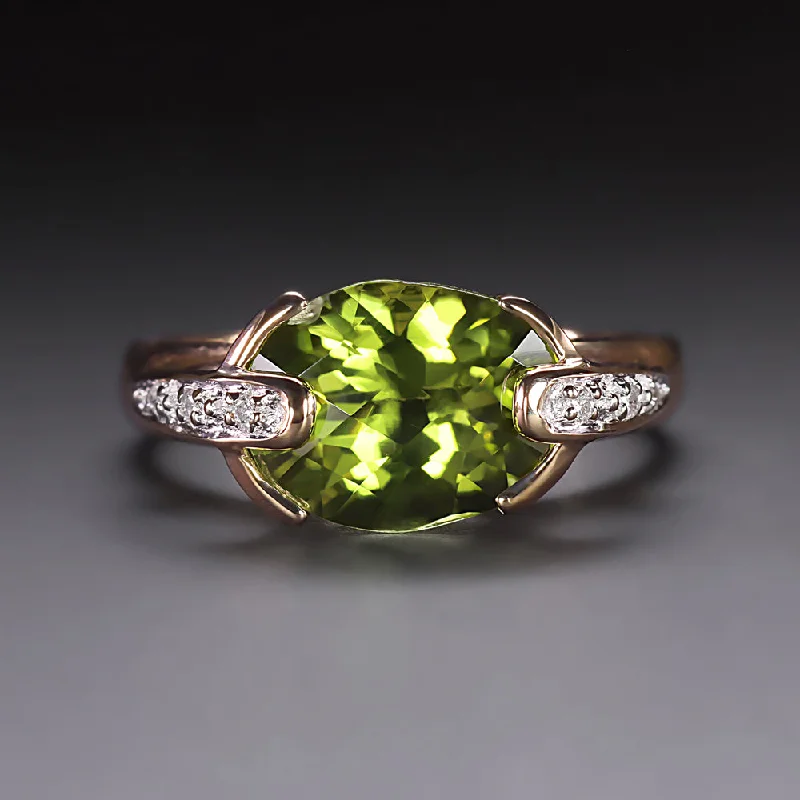 Women’s elegant round engagement rings-PERIDOT DIAMOND COCKTAIL RING OVAL EAST WEST BEZEL NATURAL GREEN 14k YELLOW GOLD